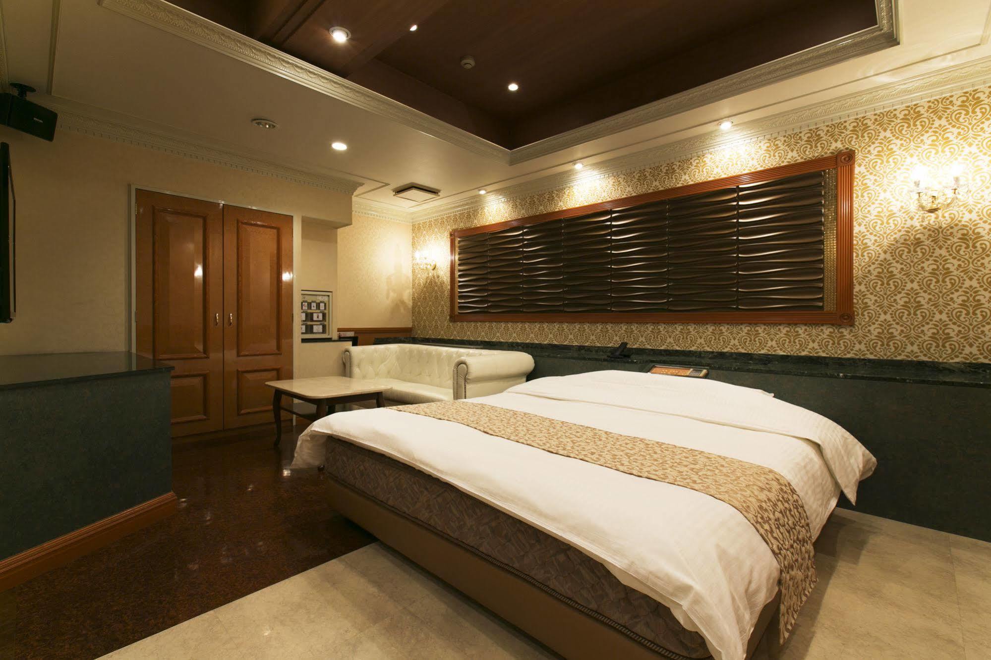 Hotel Atlantis Toyonaka (Adults Only) Екстер'єр фото