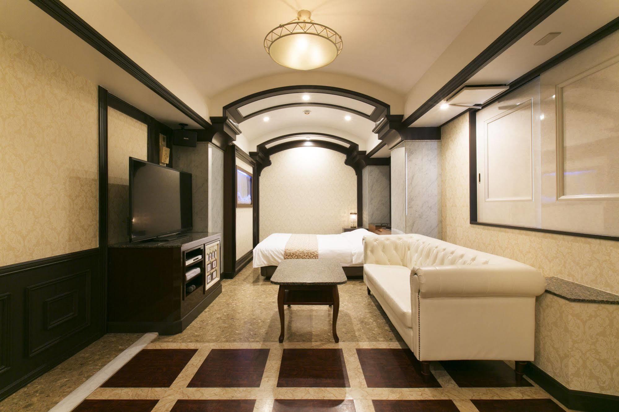 Hotel Atlantis Toyonaka (Adults Only) Екстер'єр фото