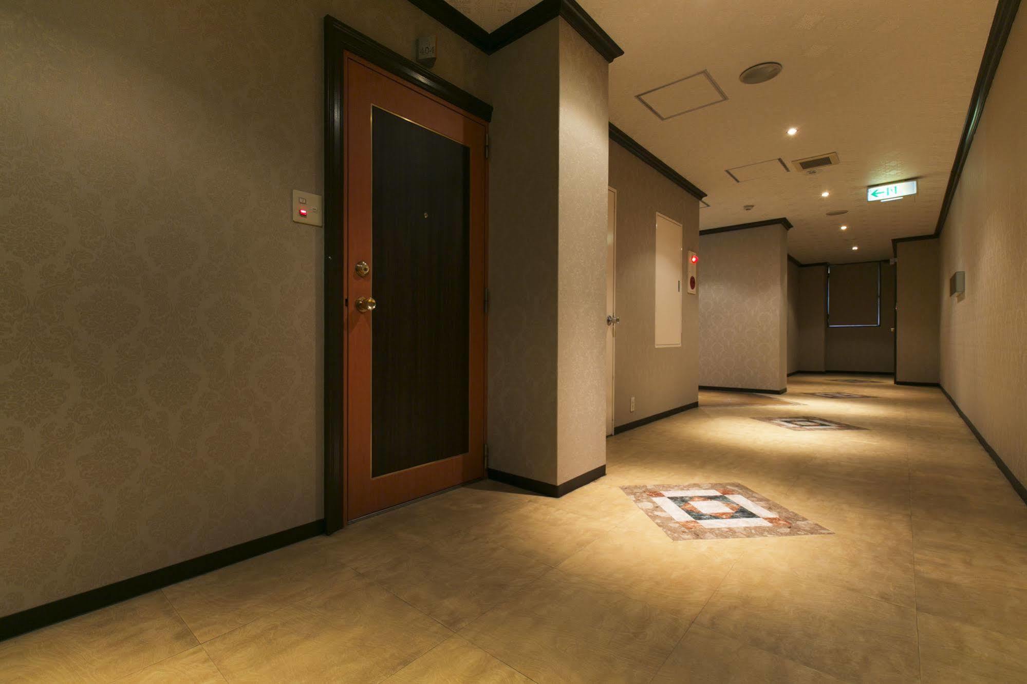 Hotel Atlantis Toyonaka (Adults Only) Екстер'єр фото