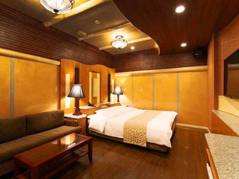 Hotel Atlantis Toyonaka (Adults Only) Екстер'єр фото