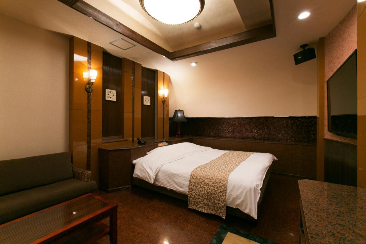 Hotel Atlantis Toyonaka (Adults Only) Екстер'єр фото