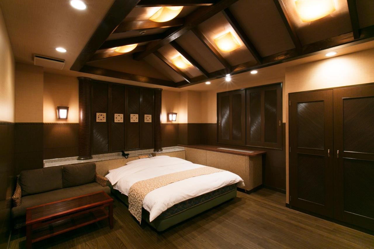 Hotel Atlantis Toyonaka (Adults Only) Екстер'єр фото