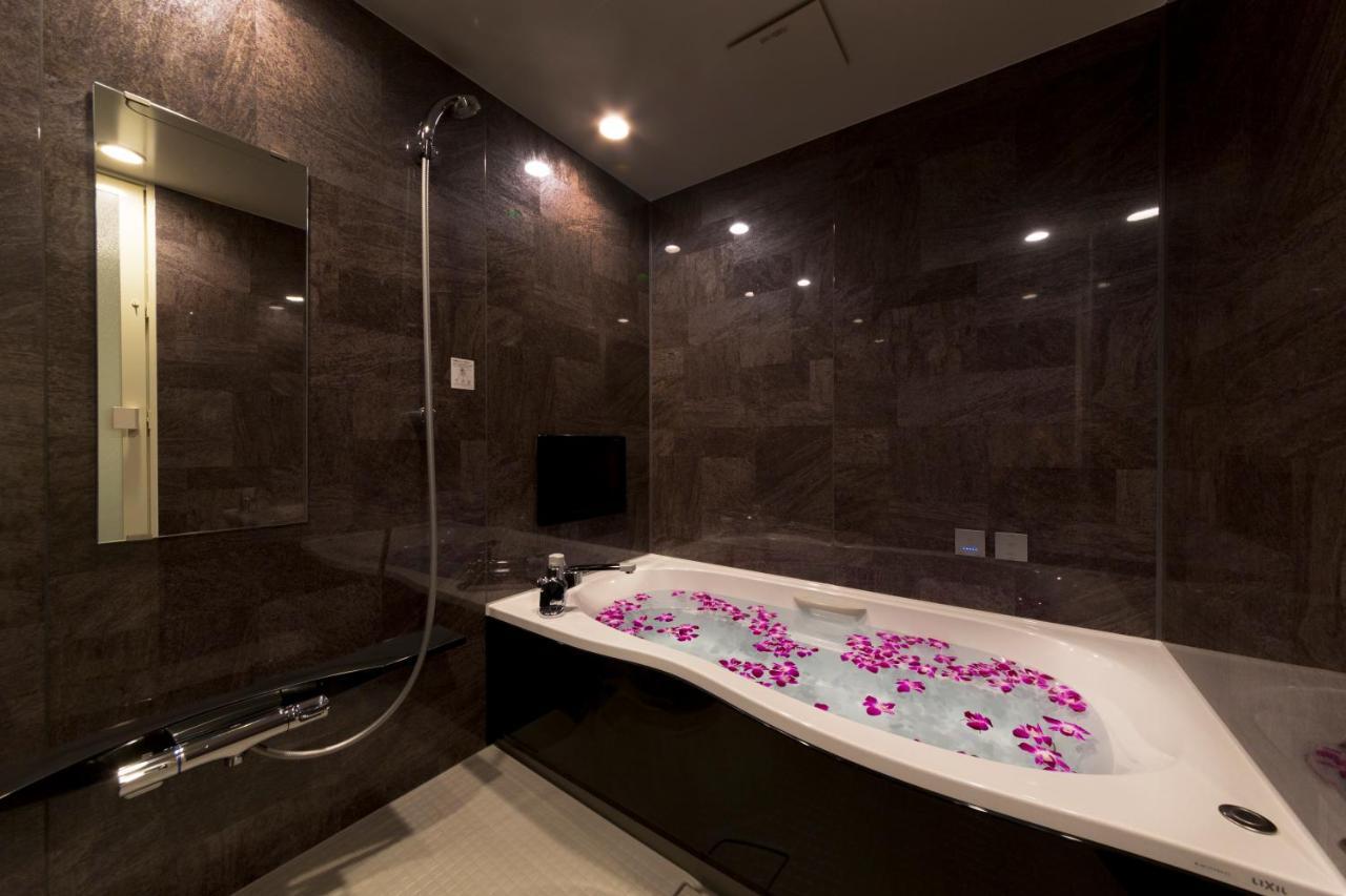Hotel Atlantis Toyonaka (Adults Only) Екстер'єр фото