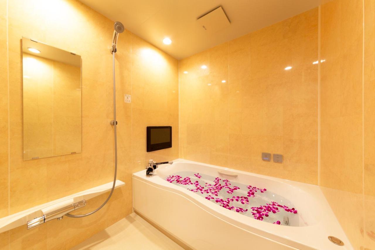 Hotel Atlantis Toyonaka (Adults Only) Екстер'єр фото