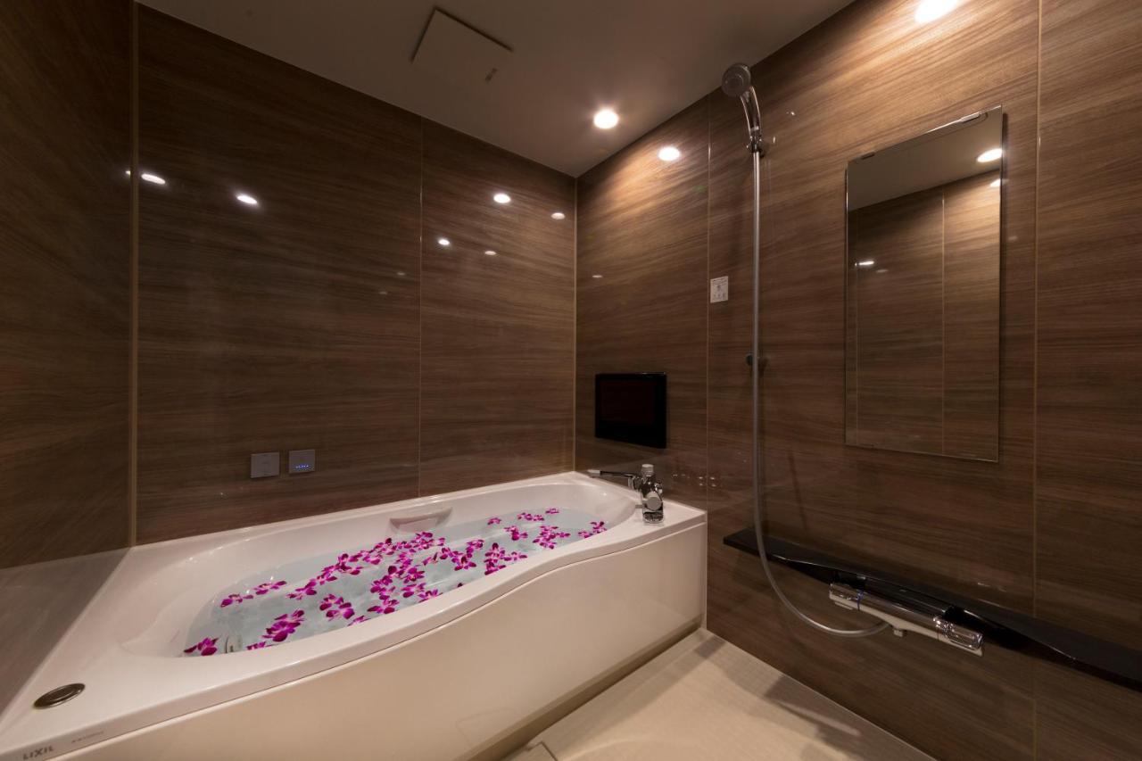Hotel Atlantis Toyonaka (Adults Only) Екстер'єр фото