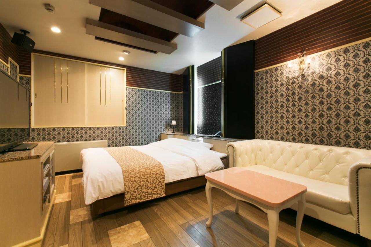 Hotel Atlantis Toyonaka (Adults Only) Екстер'єр фото