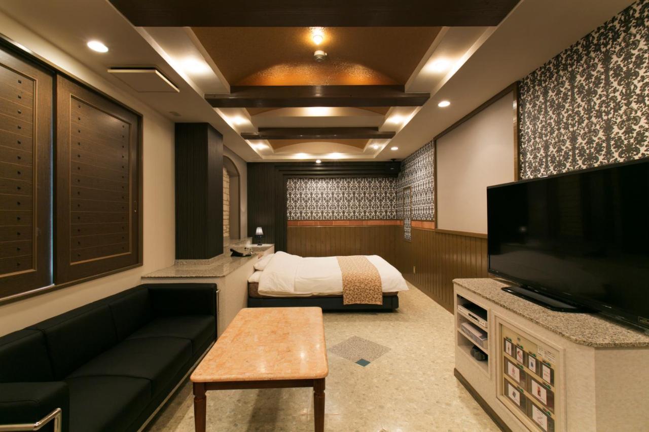 Hotel Atlantis Toyonaka (Adults Only) Екстер'єр фото