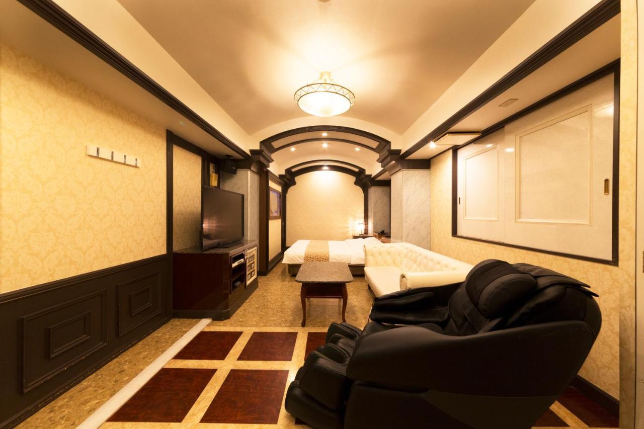 Hotel Atlantis Toyonaka (Adults Only) Екстер'єр фото