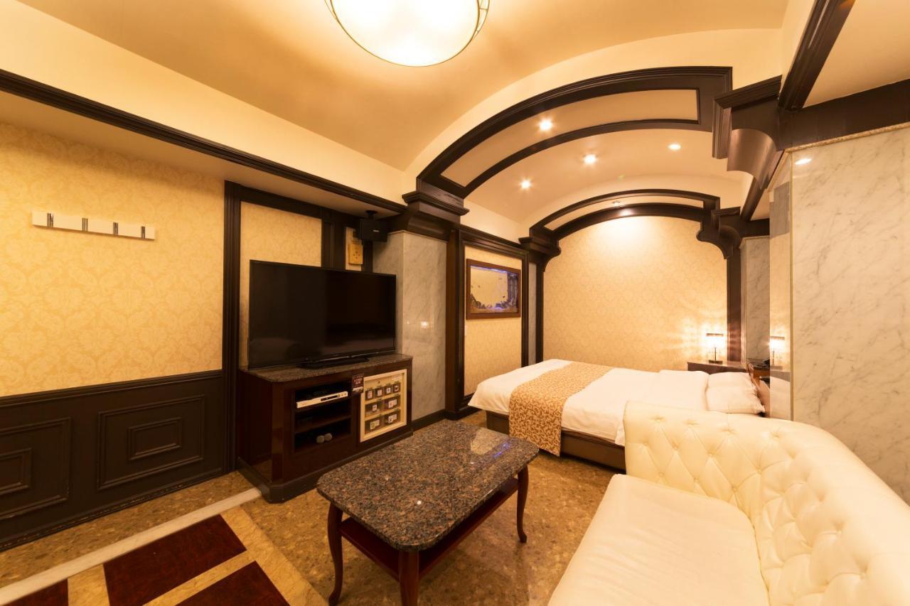 Hotel Atlantis Toyonaka (Adults Only) Екстер'єр фото